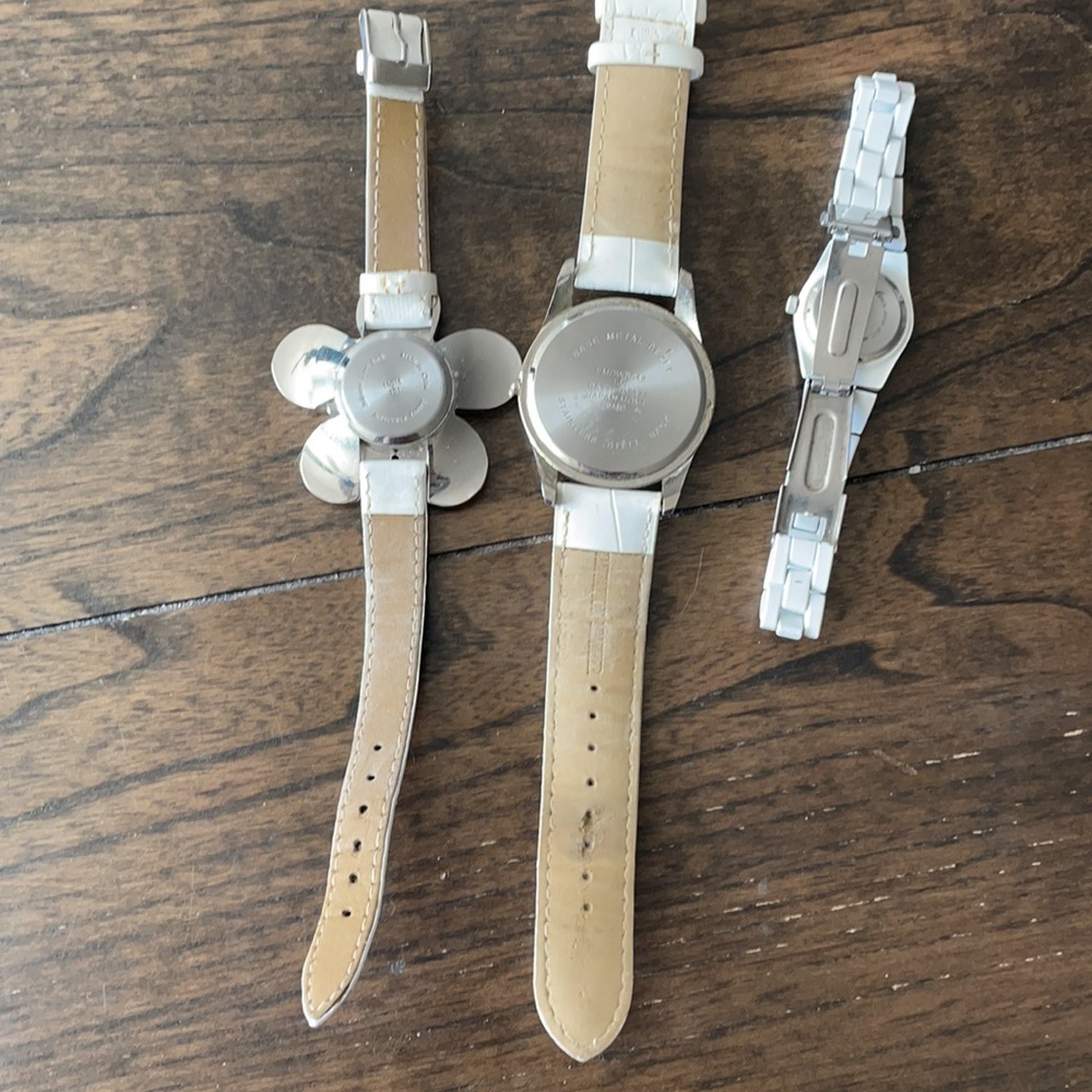 CRAZY SALE Vintage White wrist Watch Bundle - Picture 7 of 8